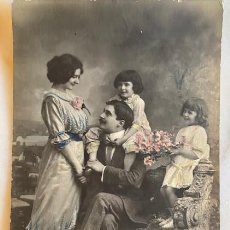 Postales: POSTAL COLOREADA FAMILIA PAREJA Y NIÑAS - ESCRITA EN 1919