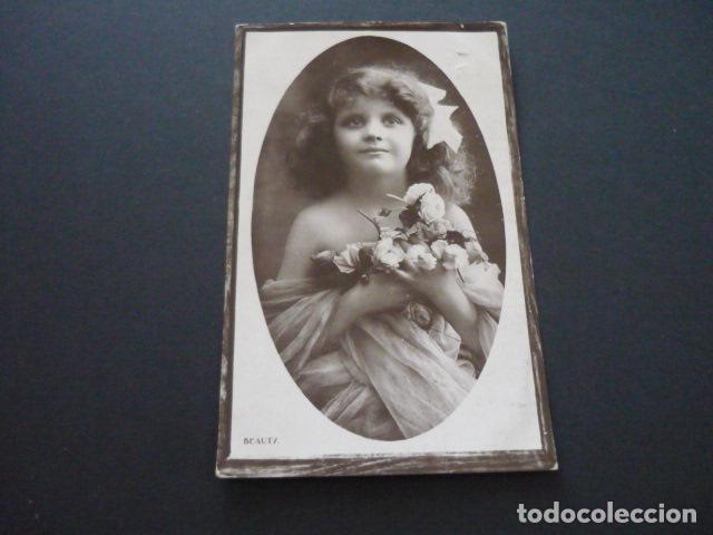 Postales: NI&Ntilde;A CON FLORES POSTAL - Foto 1