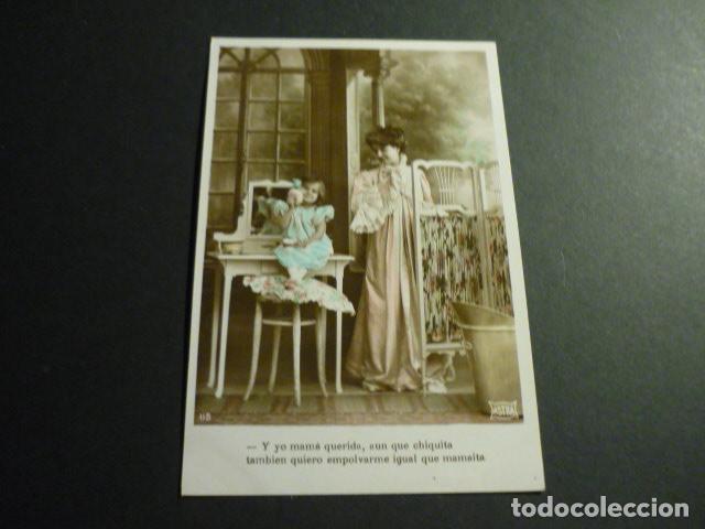 Postales: MADRE CON SU HIJA EN EL ASEO POSTAL - Foto 1