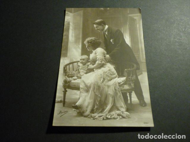Postales: PADRES Y BEBE POSTAL - Foto 1