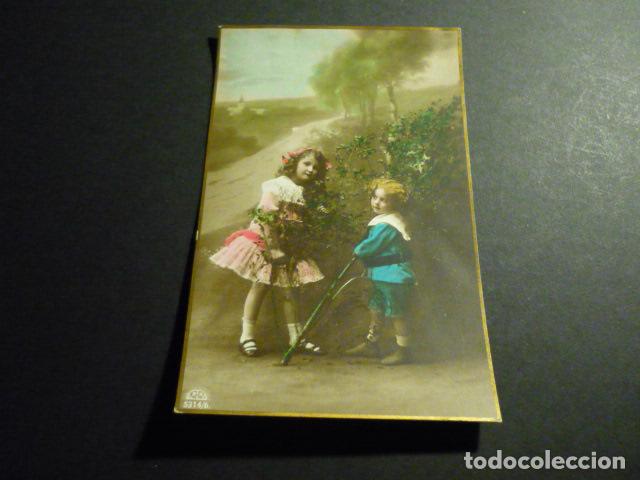 Postales: NI&Ntilde;OS CON &Aacute;RBOL POSTAL - Foto 1