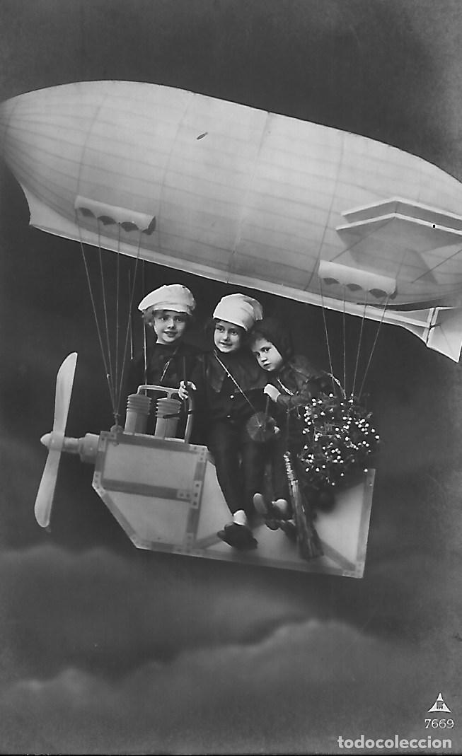 Postales: ANTIGUA POSTAL-NI&Ntilde;OS EN DIRIGIBLE (Principios 1900) - Foto 1