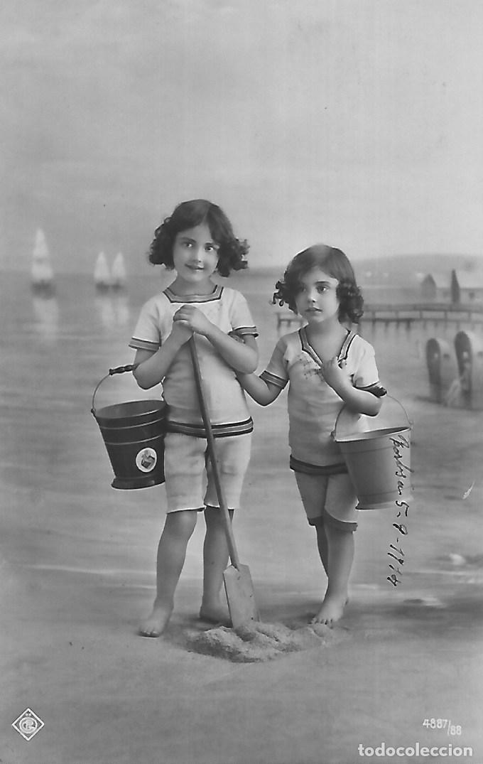 Postales: ANTIGUA POSTAL-NI&Ntilde;AS EN LA PLAYA (1914) - Foto 1