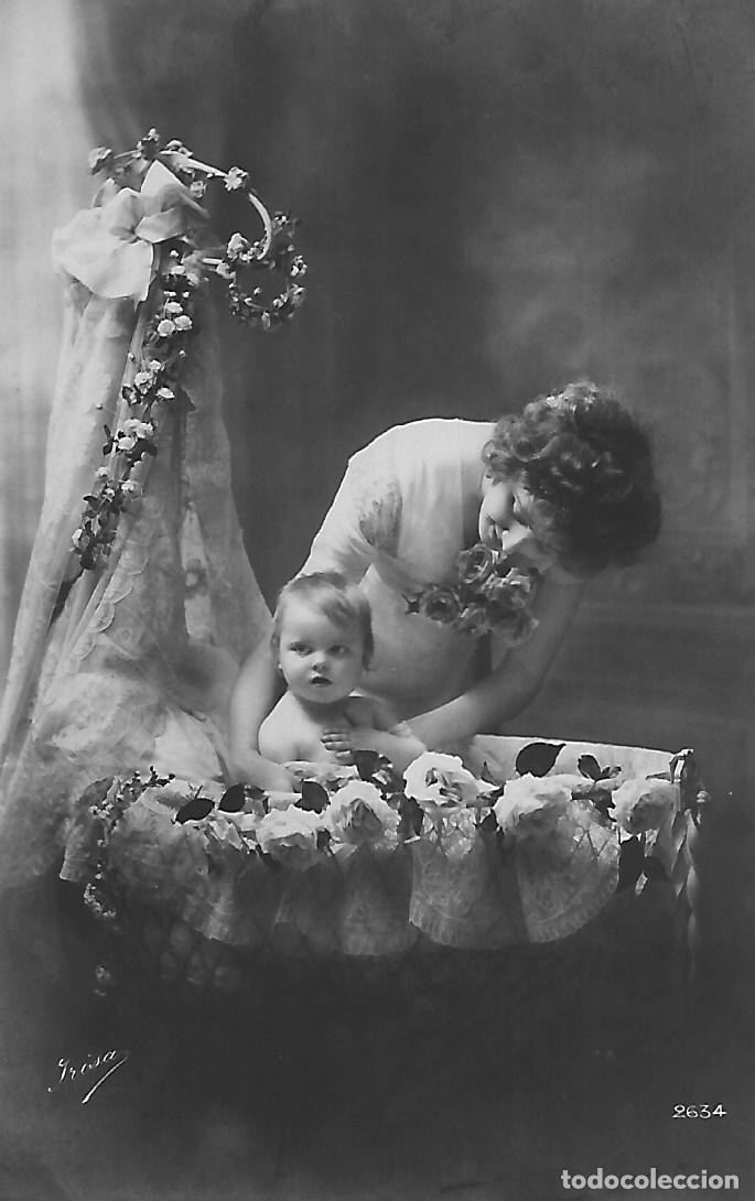 Postales: ANTIGUA POSTAL-MUJER CON BEB&Eacute; EN CUNA (1912) - Foto 1