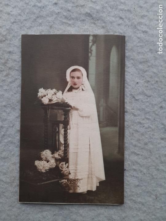 Postales: Ni&ntilde;a de comuni&oacute;n - Foto 1