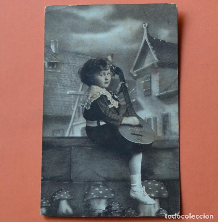 Postales: NI&Ntilde;O TOCANDO EL LAUD - ESCRITA EN 1914 - Foto 1