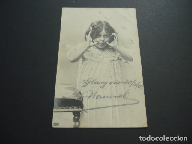 Postales: NI&Ntilde;A BROMEANDO POSTAL - Foto 1