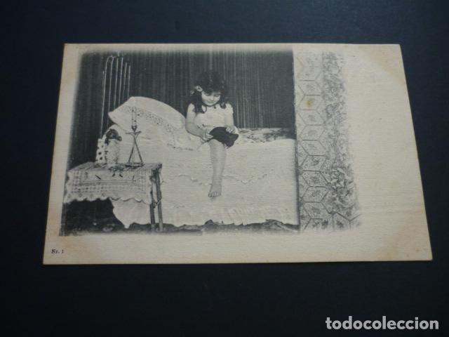 Postales: NI&Ntilde;A EN LA CAMA POSTAL - Foto 1