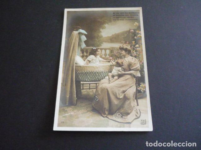 Postales: MADRE CON NI&Ntilde;OS POSTAL - Foto 1