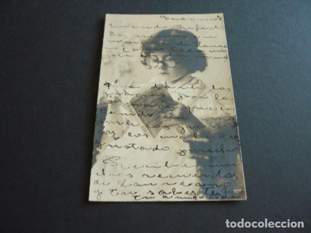 Postales: NI&Ntilde;A LEYENDO ANTIGUA POSTAL - Foto 1