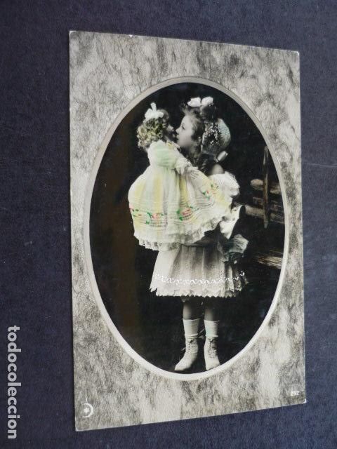 Postales: NI&Ntilde;A CON MU&Ntilde;ECA POSTAL - Foto 1