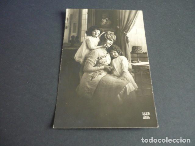 Postales: NI&Ntilde;AS CON MADRE POSTAL - Foto 1
