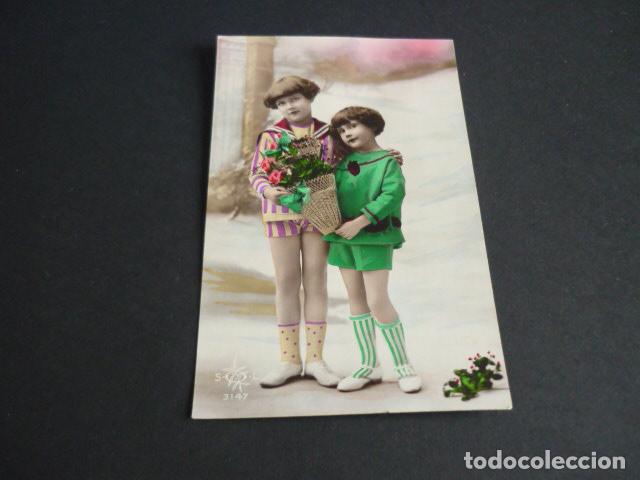 Postales: NI&Ntilde;AS CON FLORES POSTAL - Foto 1