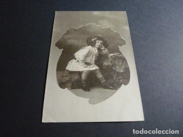 Postales: NI&Ntilde;A POSANDO EN ESTUDIO POSTAL - Foto 1