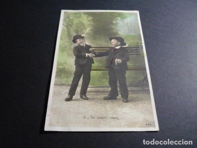 Postales: NI&Ntilde;OS SALUDANDOSE POSTAL - Foto 1
