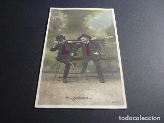 Postales: NI&Ntilde;OS SALUDANDOSE POSTAL - Foto 1