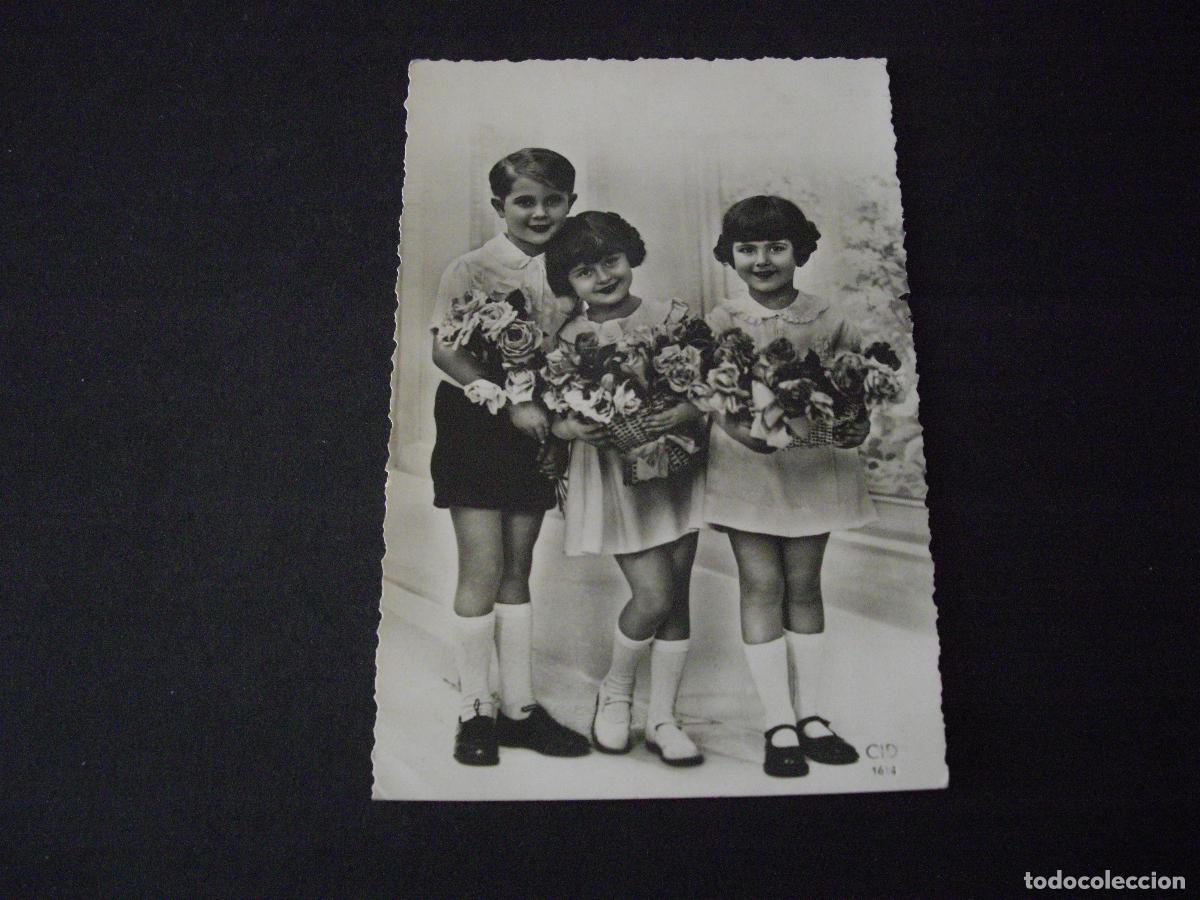 Postales: NI&Ntilde;AS CON FLORES POSTAL ANTIGUA - Foto 1