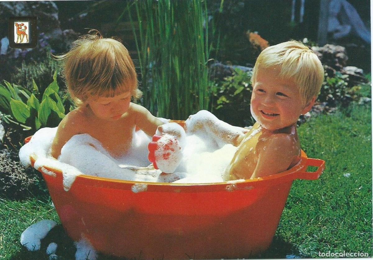 Cartoline: NI&Ntilde;OS EN EL BA&Ntilde;O EN EL BARRE&Ntilde;O