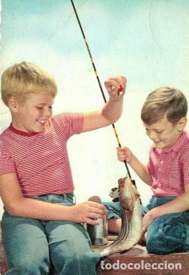 Postales: :::: PR422 - POSTAL - JOVENCITOS PESCANDO - Foto 1