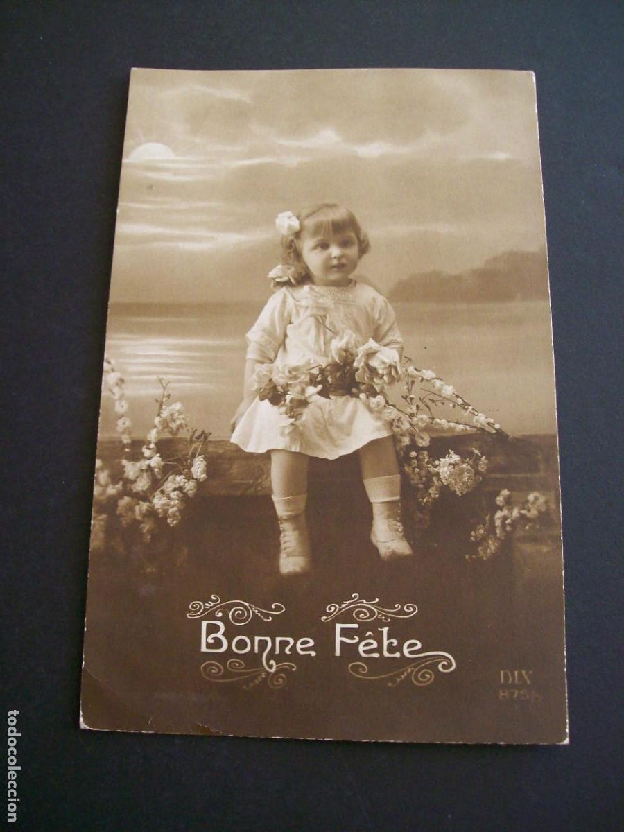 Postales: NI&Ntilde;A CON FLORES POSTAL