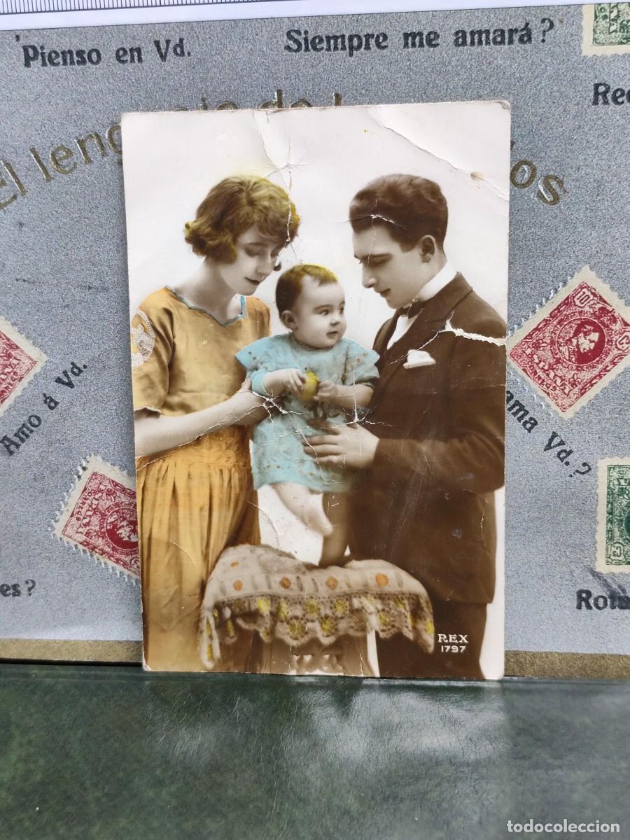Postcards: PA 265 Postal 1797 Padres con hija Fechada 1925 Rex