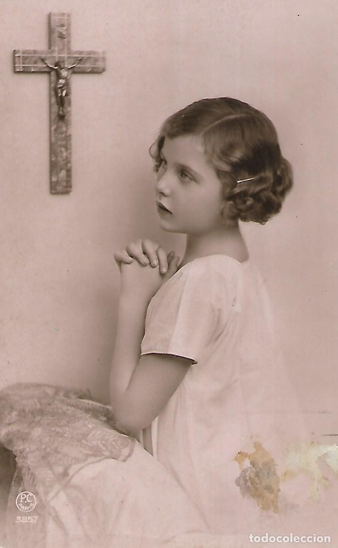 Postales: NI&Ntilde;A REZANDO (A&Ntilde;OS 20) - Foto 1