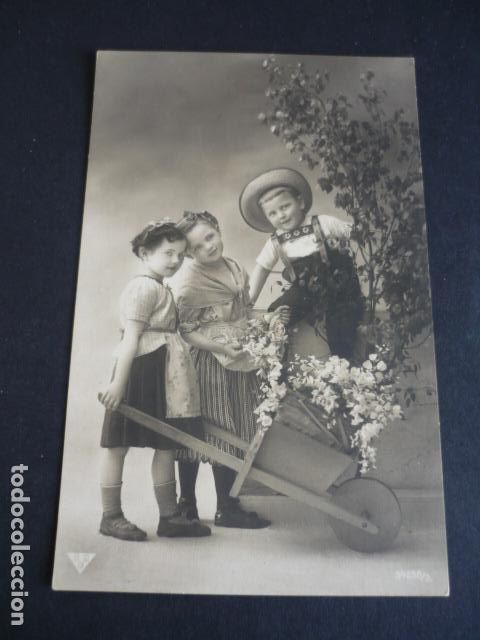 Postales: NI&Ntilde;OS CON FLORES POSTAL - Foto 1