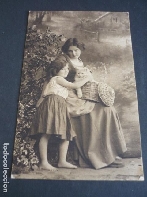 Postales: NI&Ntilde;AS CON GATO POSTAL - Foto 1