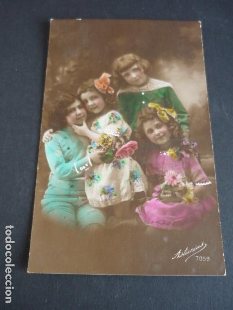 Postales: NI&Ntilde;AS CON FLORES POSTAL - Foto 1