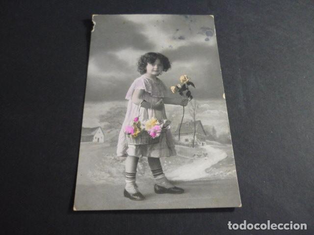 Postales: NI&Ntilde;A CON FLORES POSTAL - Foto 1