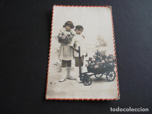 Postales: NI&Ntilde;OS CON FLORES POSTAL - Foto 1
