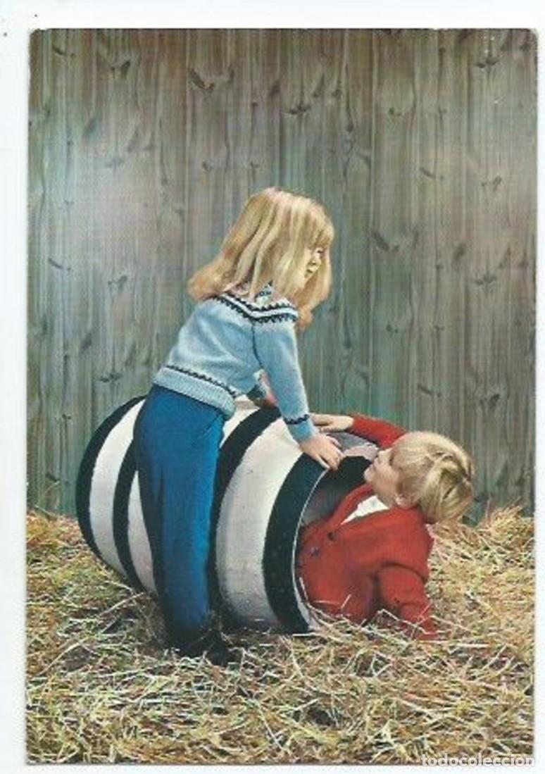 Postales: NI&Ntilde;OS JUGANDO CON TONEL - Foto 1