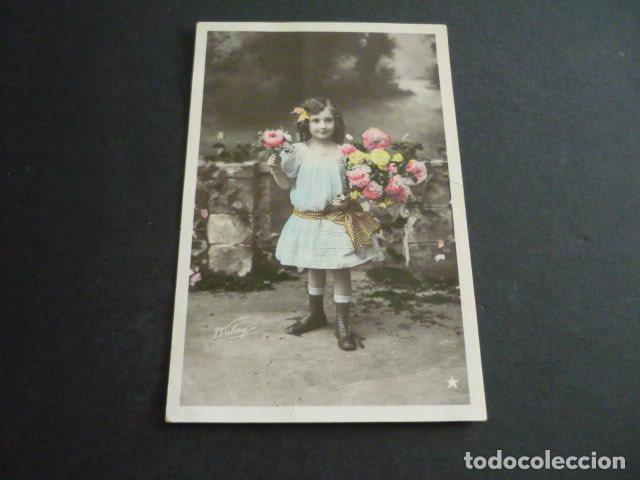 Postales: NI&Ntilde;A CON FLORES POSTAL - Foto 1