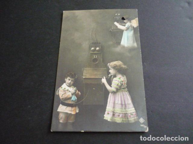 Postales: NI&Ntilde;OS CON TELEFONO POSTAL - Foto 1