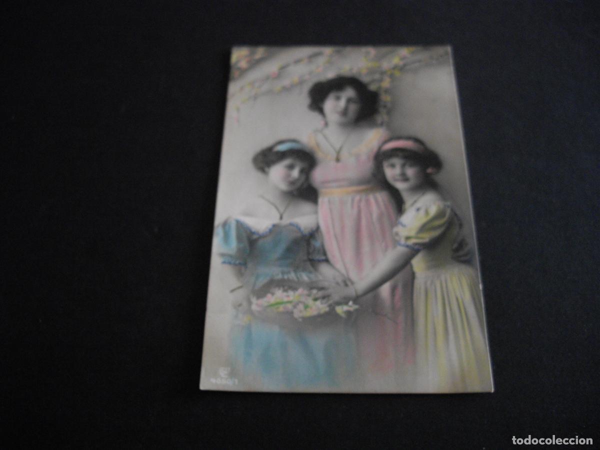 Postales: NI&Ntilde;AS CON FLORES POSTAL - Foto 1