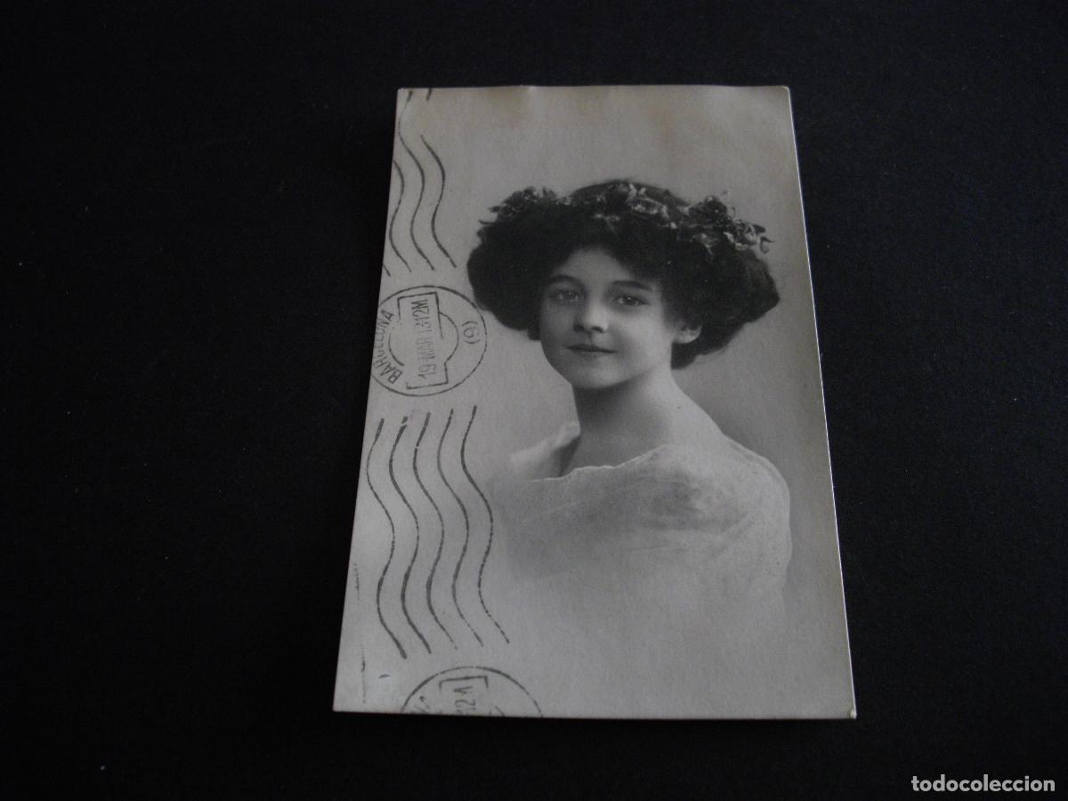 Postales: NI&Ntilde;AS CON CORONA FLORAL POSTAL - Foto 1