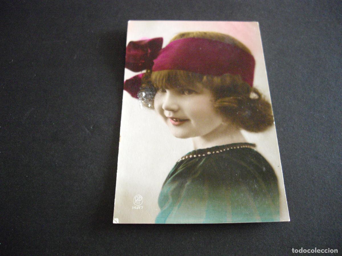 Postales: NI&Ntilde;A CON LAZO POSTAL - Foto 1