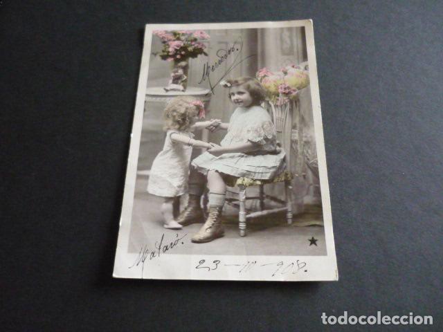 Postales: NI&Ntilde;A CON MU&Ntilde;ECA POSTAL - Foto 1