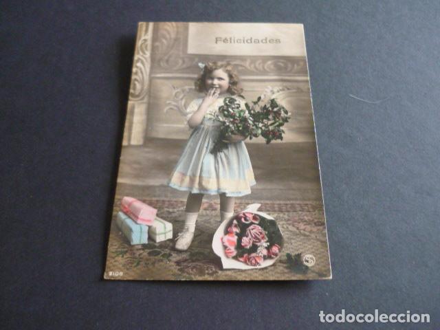 Postales: NI&Ntilde;AS CON REGALOS Y RAMOS DE FLORES POSTAL - Foto 1