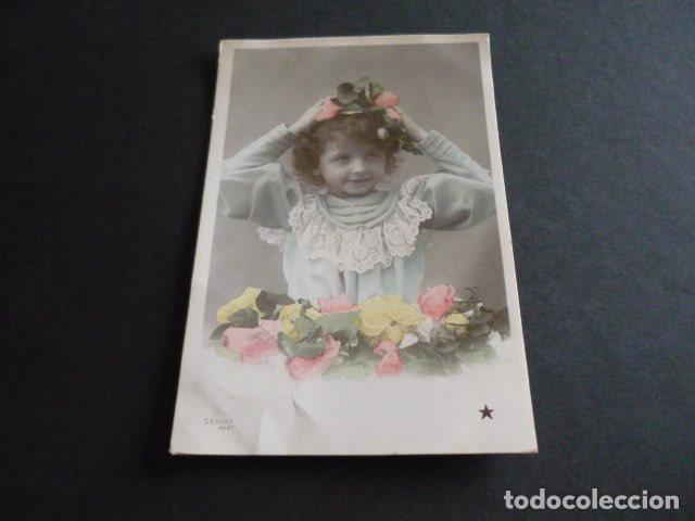 Postales: NI&Ntilde;A CON FLORES POSTAL - Foto 1