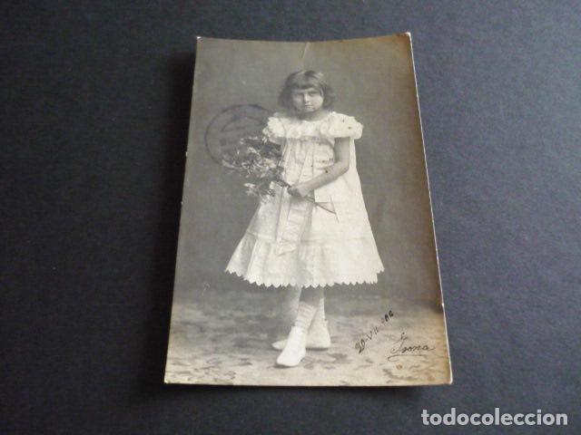 Postales: NI&Ntilde;A CON FLORES POSTAL - Foto 1