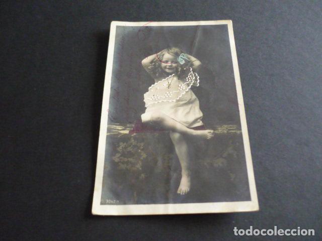 Postales: NI&Ntilde;A SOBRE MESA POSTAL - Foto 1