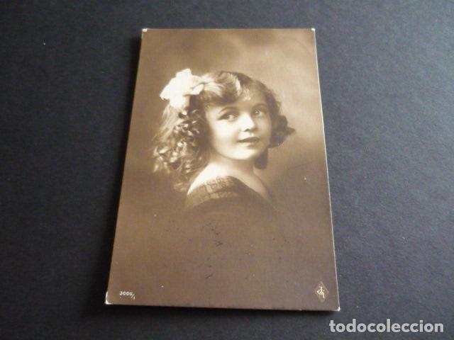 Postales: NI&Ntilde;A CON LAZO POSTAL - Foto 1