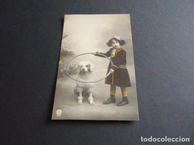 Postales: NI&Ntilde;A CON PERRO Y ARO POSTAL - Foto 1