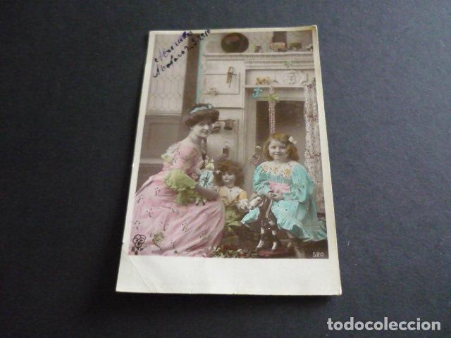 Postales: NI&Ntilde;A CON MU&Ntilde;ECA Y MADRE POSTAL - Foto 1