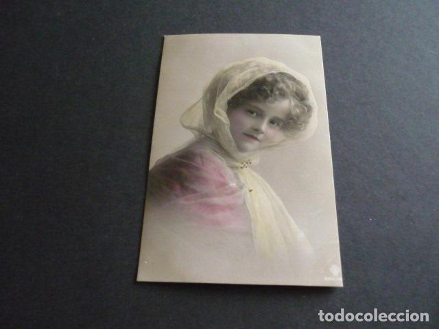 Postales: NI&Ntilde;AS CON VELO POSTAL - Foto 1