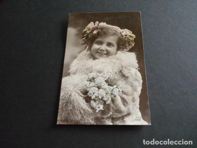 Postales: NI&Ntilde;A CON FLORES POSTAL - Foto 1