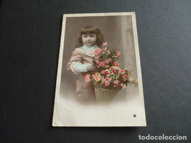 Postales: NI&Ntilde;A CON FLORES POSTAL - Foto 1