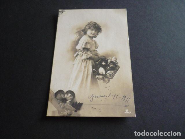 Postales: NI&Ntilde;A CON FLORES POSTAL - Foto 1