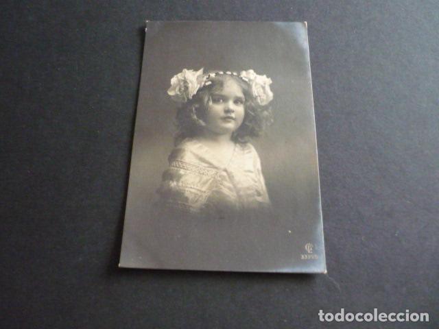 Postales: NI&Ntilde;O CON ROSAS POSTAL - Foto 1